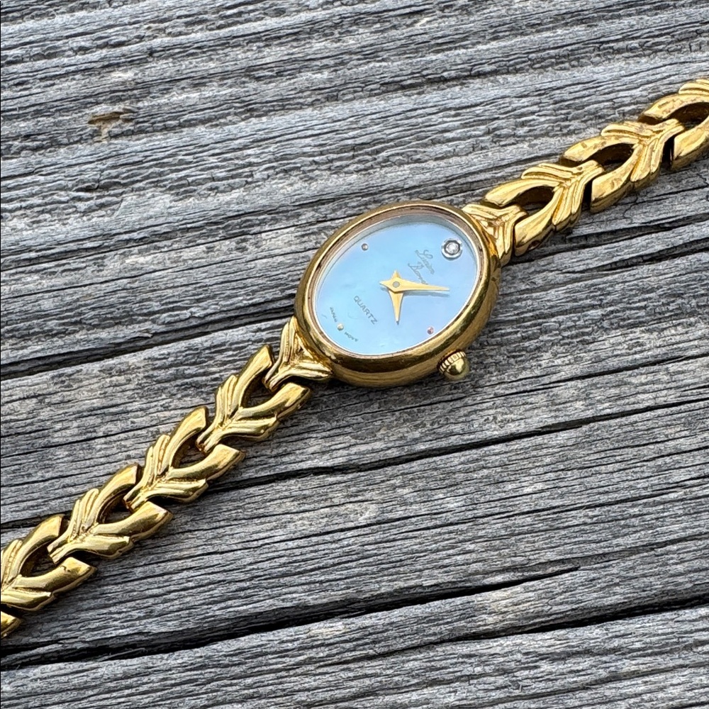 Lucien Barret Quartz Gold Women's Watch w/ Diamond & Mother of Pearl Face - Picture 4 of 12
